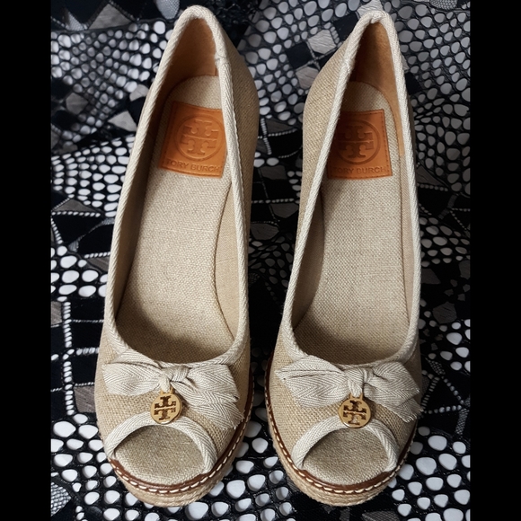 Tory Burch Beige Wedges - Final Price - Picture 2 of 7